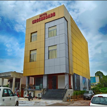 Hotel Cross Road By Wb Inn Unnao Exteriör bild